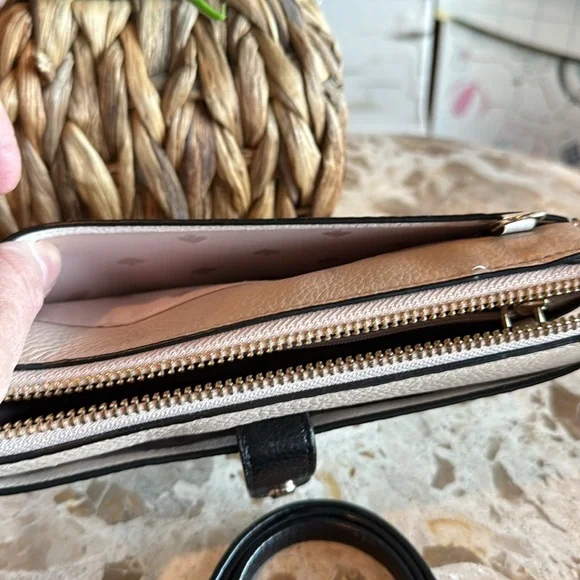 Kate Spade Jackson Crossbody in tan, black and ivory pebbled leather - Picture 6 of 6